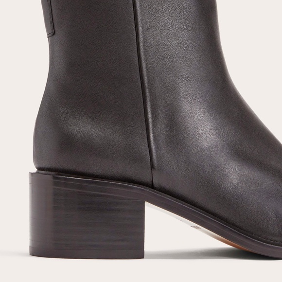Everlane City Boot in Black, Size 6 - Picture 2 of 4